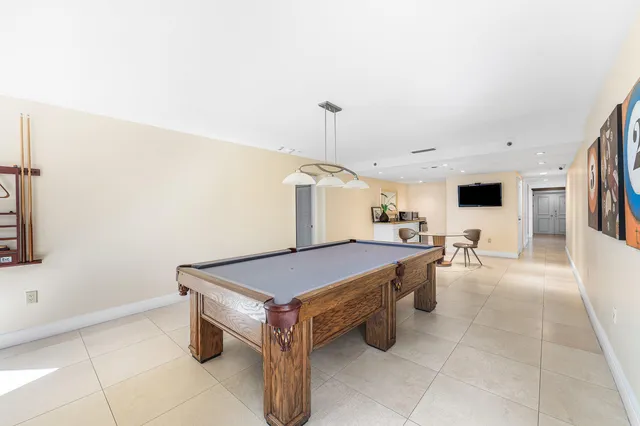 $929,000 | 5070 North Ocean Drive, Unit 3B, Singer Island, FL 33404