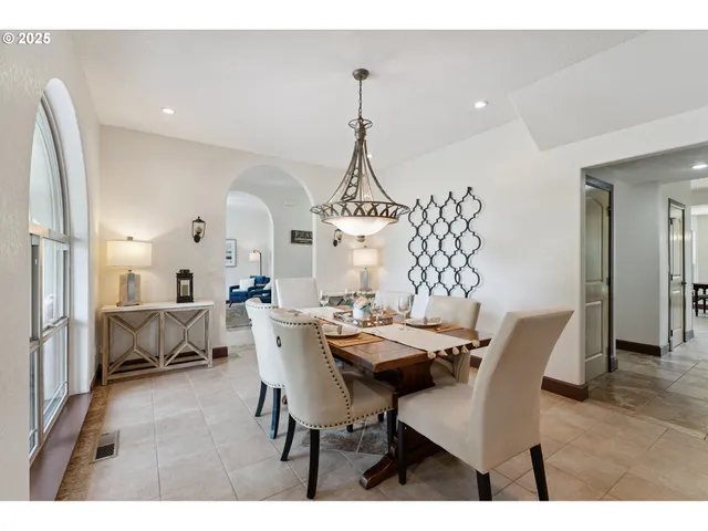 $1,350,000 | 10168 Stayton Road Southeast, Aumsville, OR 97325