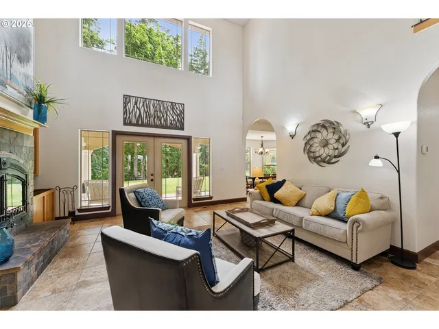 $1,350,000 | 10168 Stayton Road Southeast, Aumsville, OR 97325