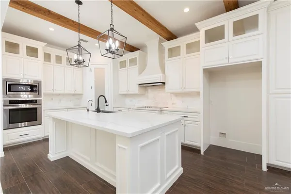 $3,200 | 2502 West Elbrus Avenue, Edinburg, TX 78539