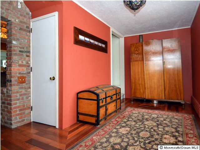 201 Forman Avenue Point Pleasant Beach, NJ 08742 - Photo 10 of 25 an empty room with windows