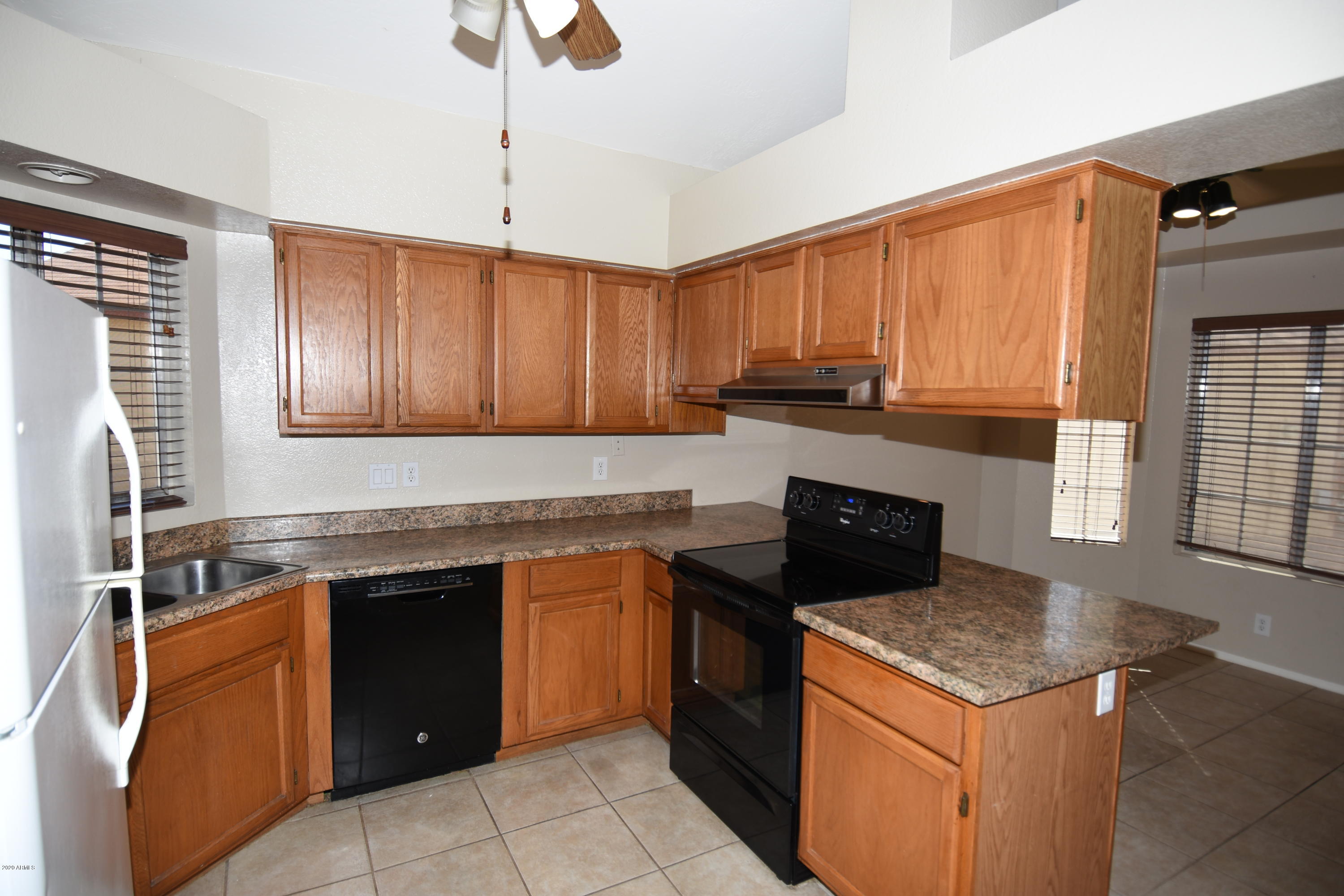3134 East McKellips Road, Unit 38 Mesa, AZ 85213 - Photo 4 of 20 3134 E McKellips Rd 382554