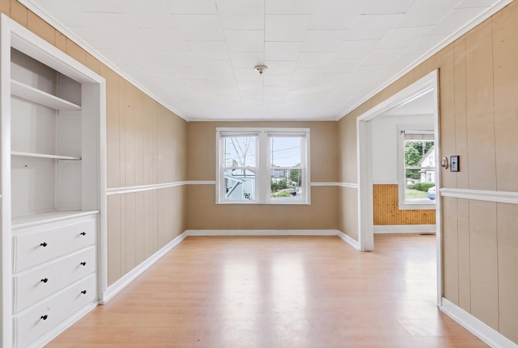 214 High Street Webster, MA 01570 - Photo 5 of 42