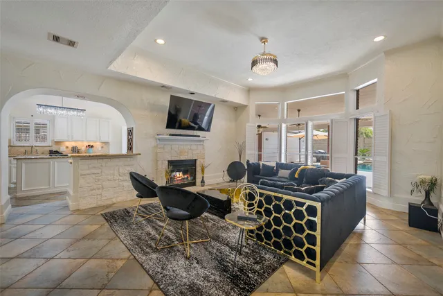 $3,800 | 14311 Islandwoods Drive, Houston, TX 77095