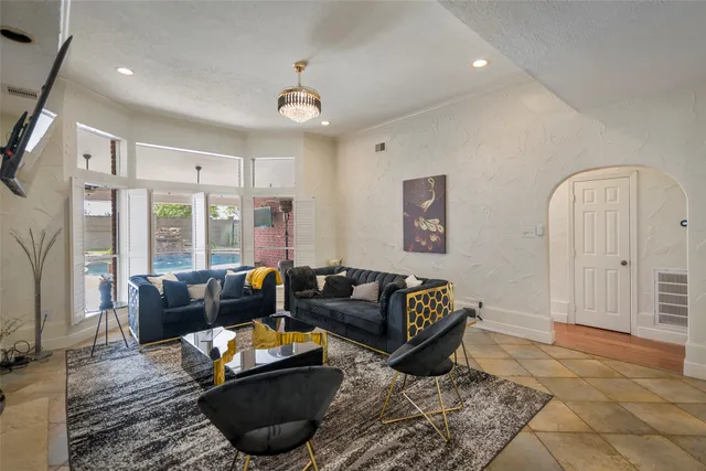 $3,800 | 14311 Islandwoods Drive, Houston, TX 77095