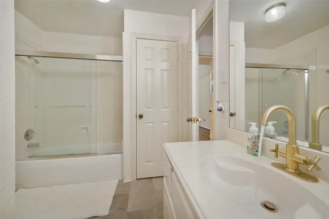 $3,800 | 14311 Islandwoods Drive, Houston, TX 77095