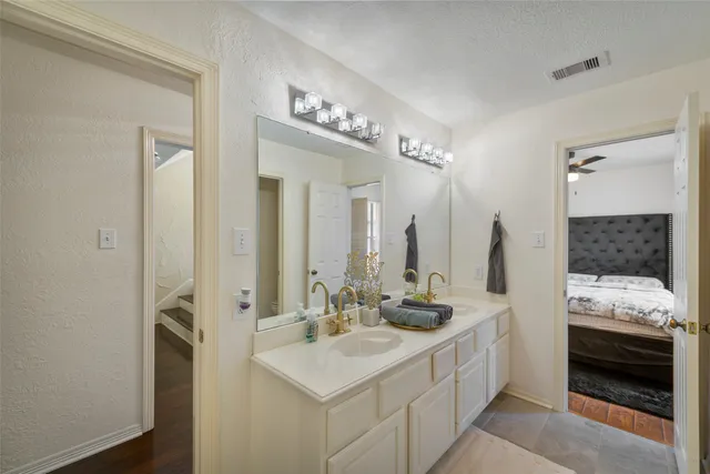 $3,800 | 14311 Islandwoods Drive, Houston, TX 77095