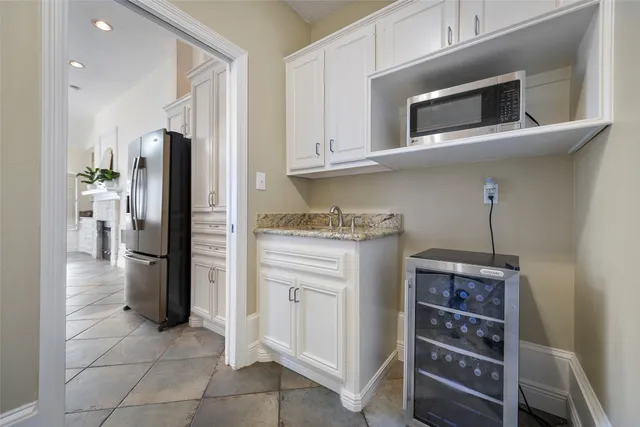 $3,800 | 14311 Islandwoods Drive, Houston, TX 77095