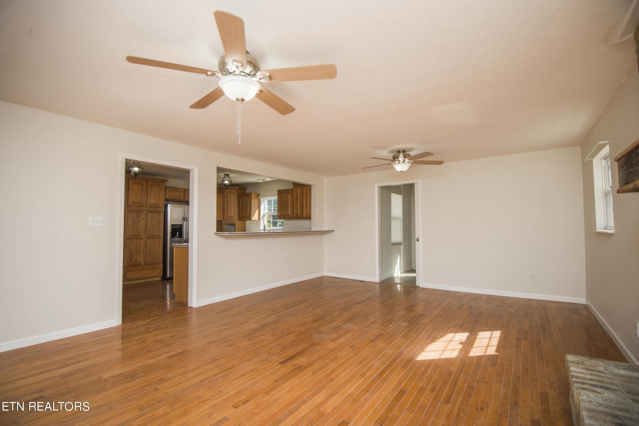 2678 Dutch Valley Road Clinton, TN 37716 - Photo 15 of 23
