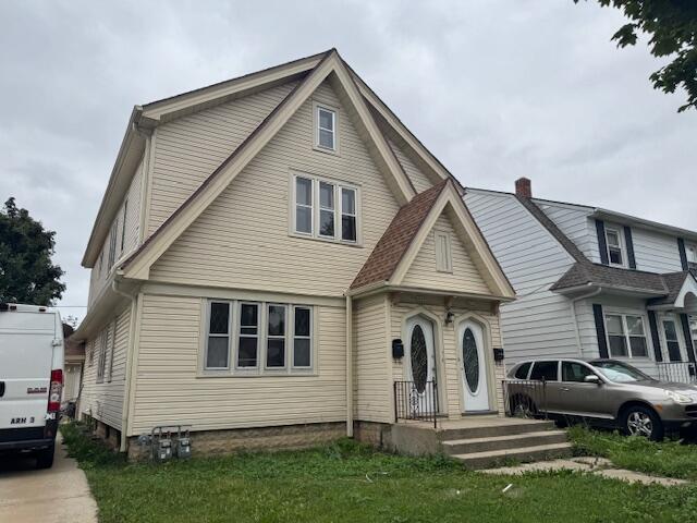 4049 North Elmhurst Road, Unit 4051 Milwaukee, WI 53216 - Photo 2 of 17 18