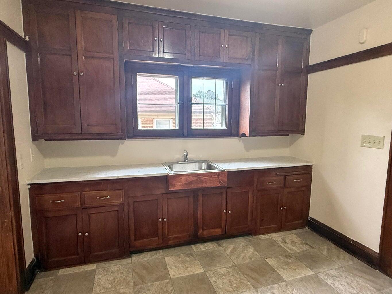 4049 North Elmhurst Road, Unit 4051 Milwaukee, WI 53216 - Photo 7 of 17 6