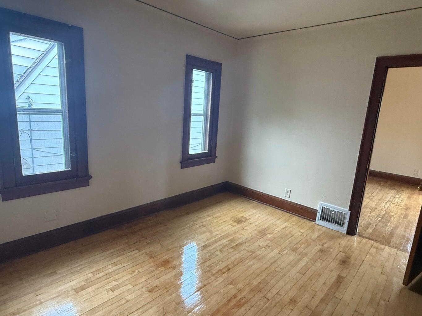 4049 North Elmhurst Road, Unit 4051 Milwaukee, WI 53216 - Photo 10 of 17 7