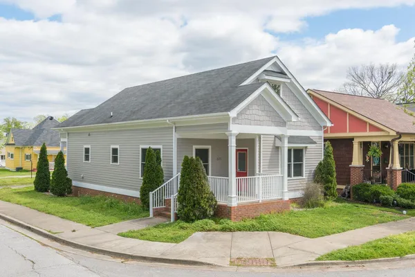 $2,345 | 515 East 18th Street, Chattanooga, TN 37408