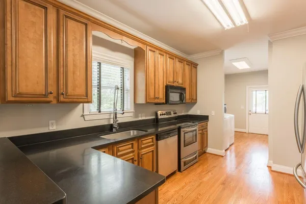 $2,345 | 515 East 18th Street, Chattanooga, TN 37408