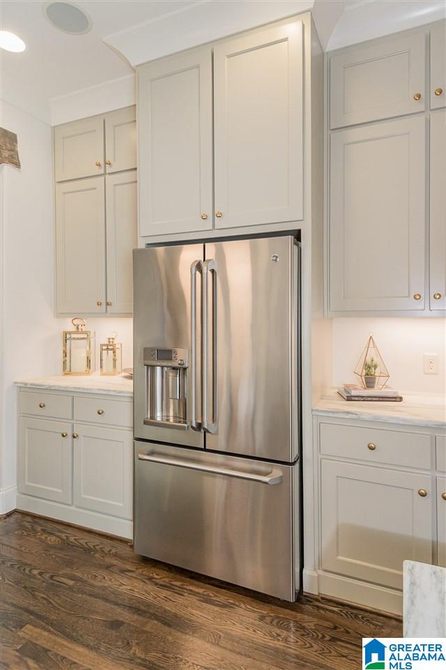 904 Shades Road Birmingham, AL 35209 - Photo 13 of 38
