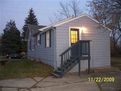 8170 Fenton Road Grand Blanc, MI 48439 - Photo 2 of 5 20139895-1.JPG