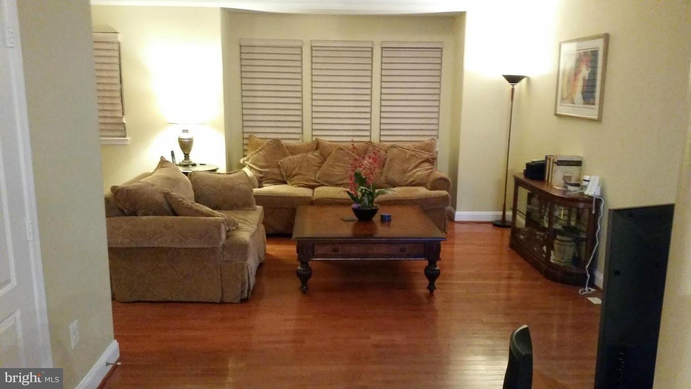2105 Clark Place Silver Spring, MD 20910 - Photo 6 of 8 Spacious Living room(view#1)