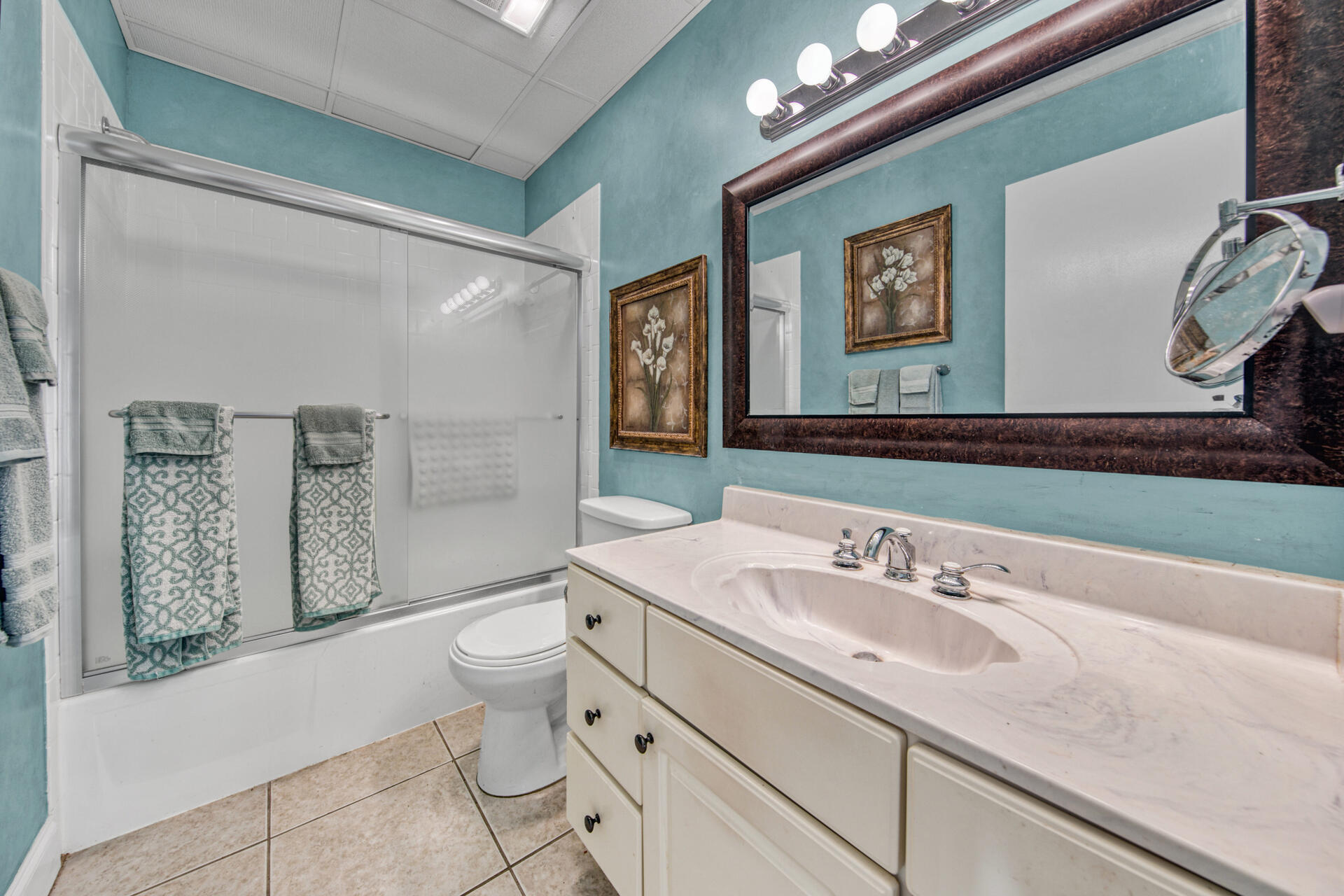 197 Durango Road, Unit 2B Destin, FL 32541 - Photo 17 of 30 Master bathroom