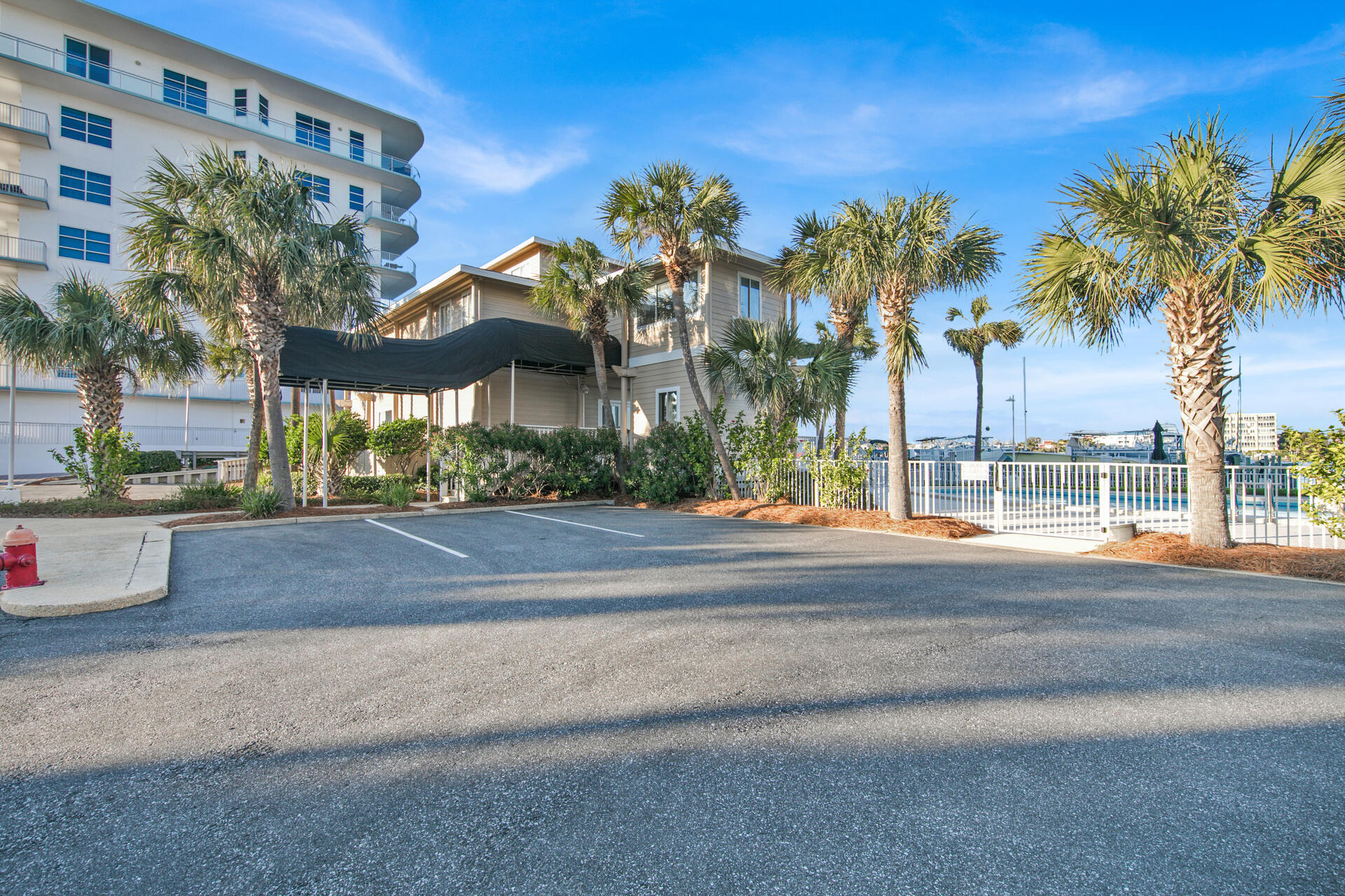 197 Durango Road, Unit 2B Destin, FL 32541 - Photo 22 of 30 Club house and pool