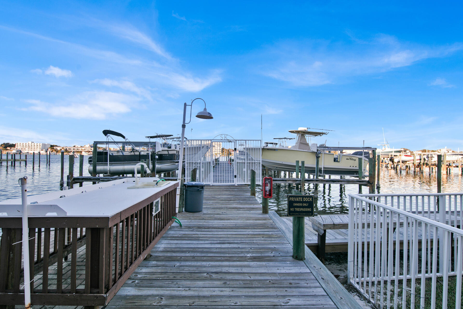 197 Durango Road, Unit 2B Destin, FL 32541 - Photo 29 of 30 Fish cleaning station
