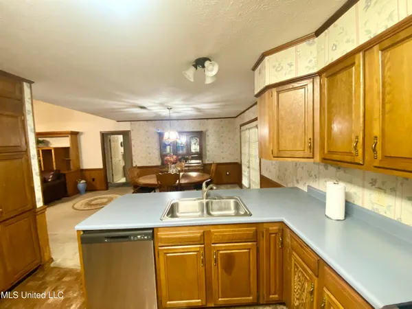 $190,000 | 100 Travis Drive, Crystal Springs, MS 39059