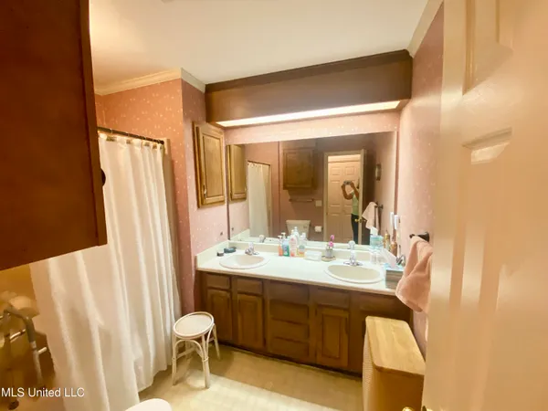 $190,000 | 100 Travis Drive, Crystal Springs, MS 39059