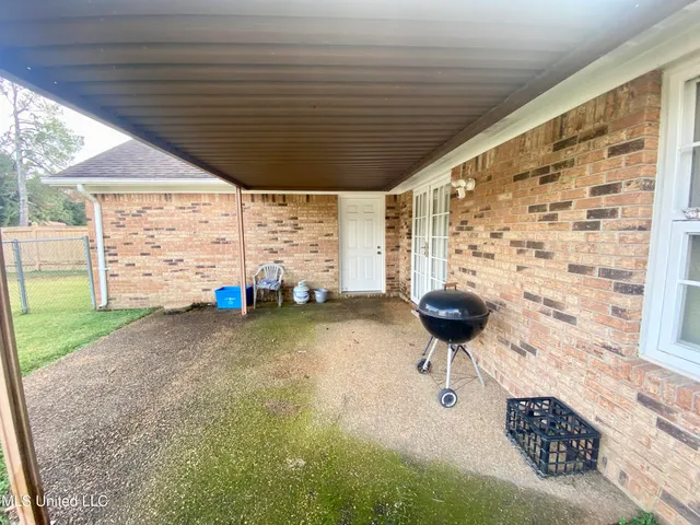 $190,000 | 100 Travis Drive, Crystal Springs, MS 39059