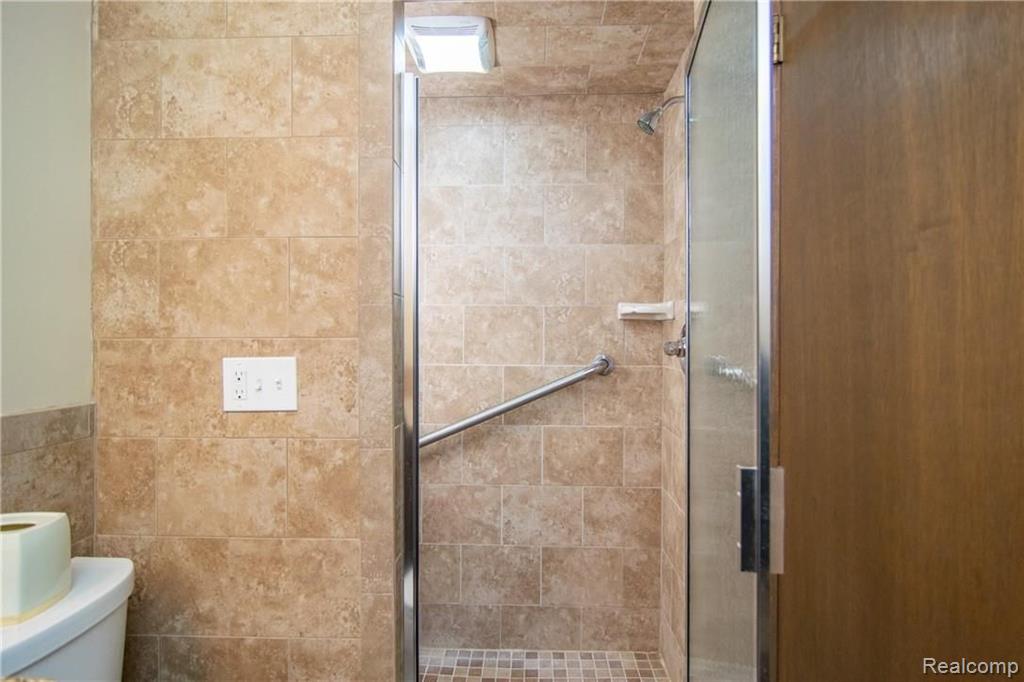 8401 18 18 Mile Road, Unit 103 Sterling Heights, MI 48313 - Photo 17 of 23