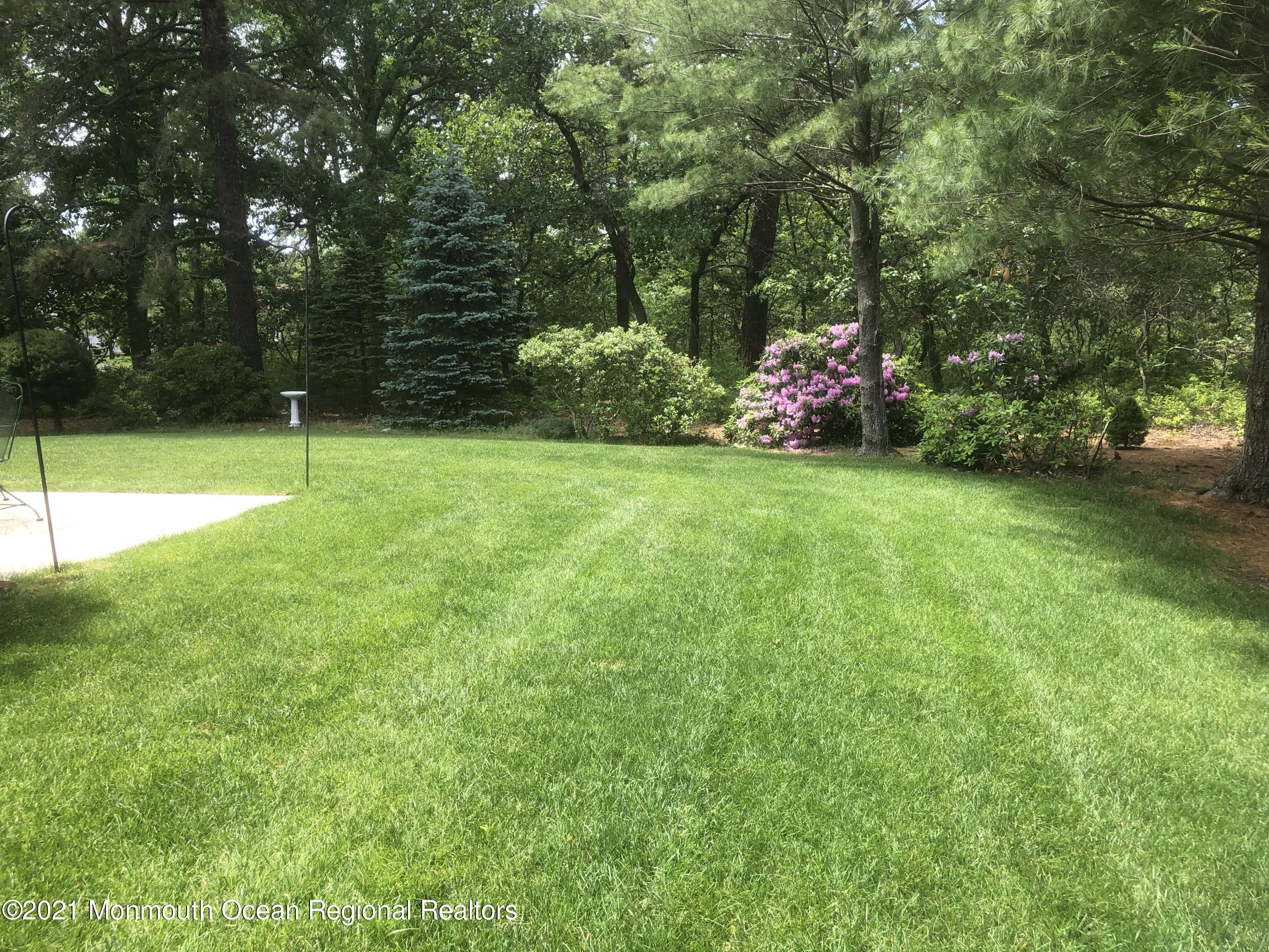 94 Clear Lake Road Whiting, NJ 08759 - Photo 9 of 21 60BE2755-5BC5-4647-B5A9-2C9995A8EBE1