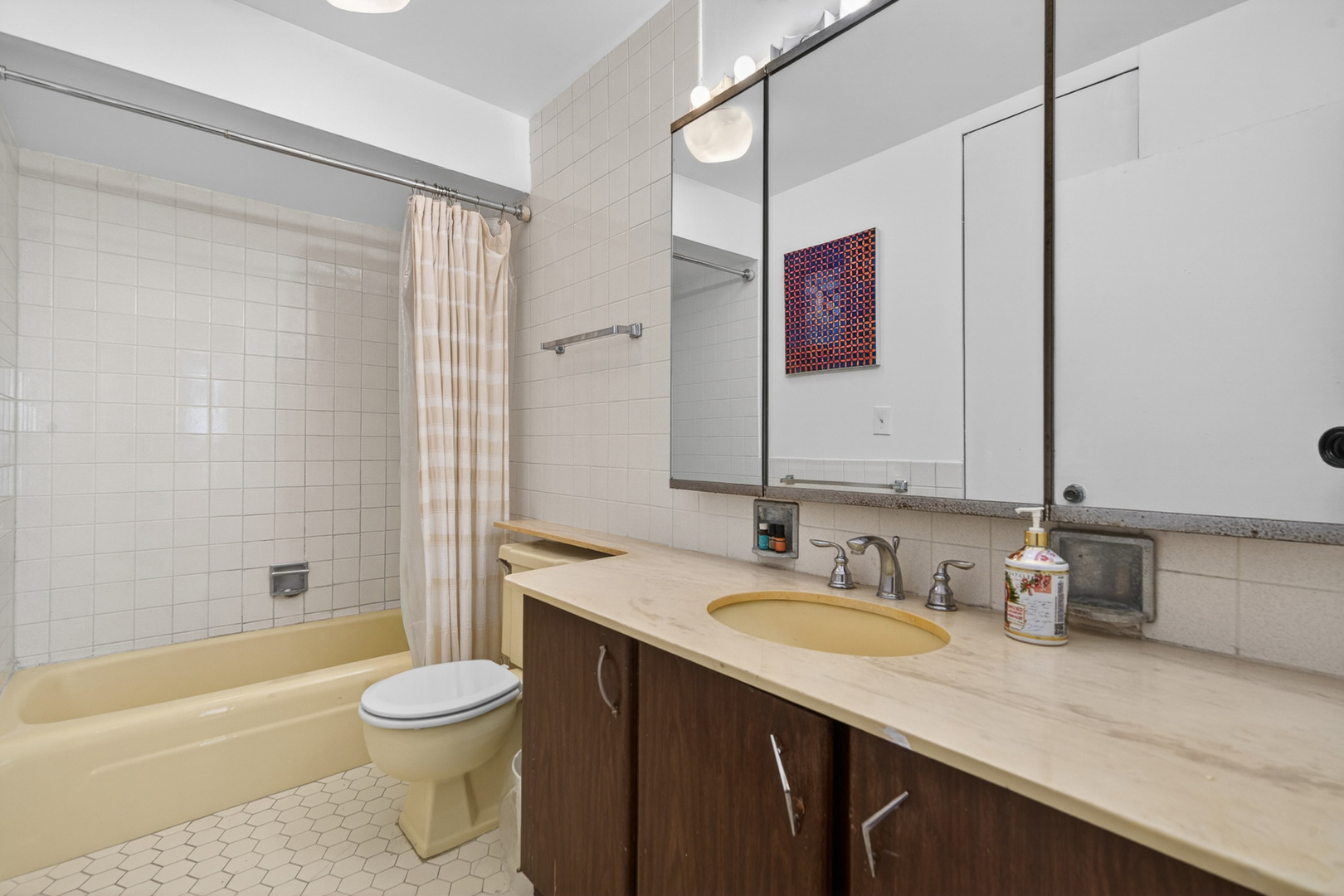 5901 North Sheridan Road, Unit 7G Chicago, IL 60660 - Photo 9 of 21 Gallery Image 9