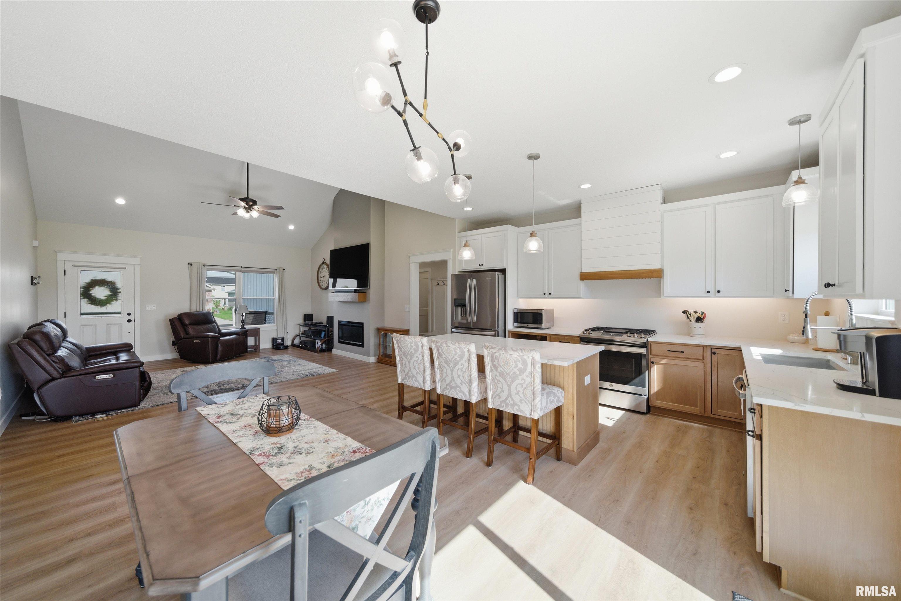 215 Cypress Point Washington, IL 61571 - Photo 19 of 39