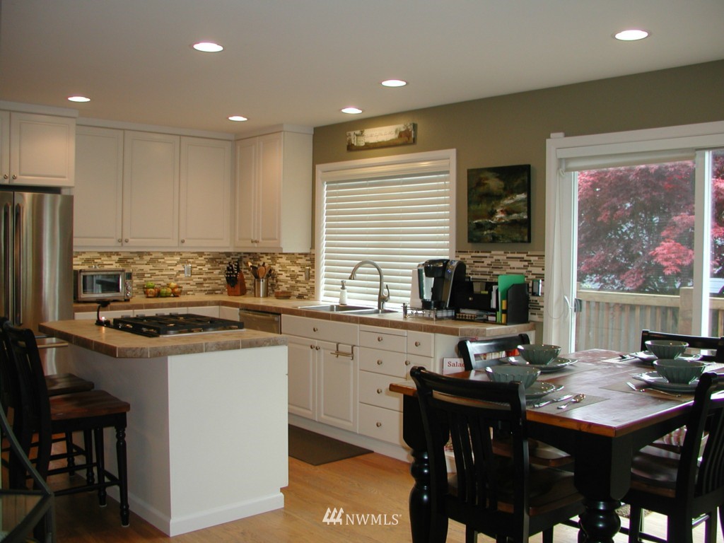 3920 209th Place Southeast Bothell, WA 98021 - Photo 9 of 25