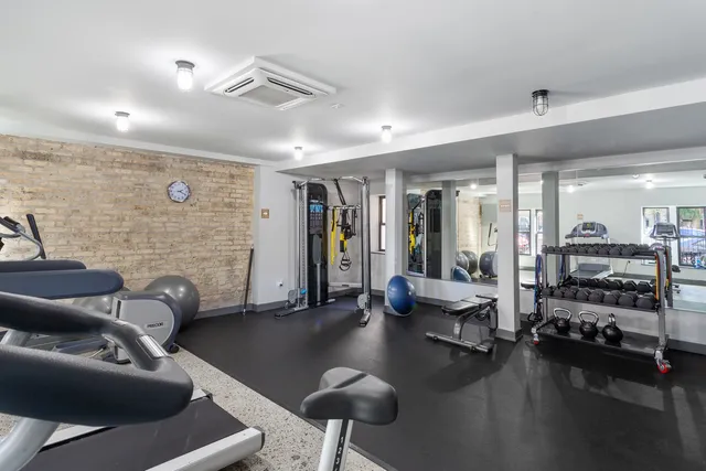 $1,400 | 6019 North Winthrop Avenue, Unit 314, Chicago, IL 60660