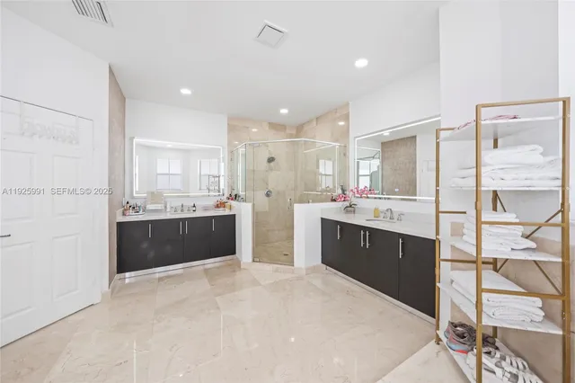 $1,245,000 | 6933 Northwest 104th Court, Doral, FL 33178