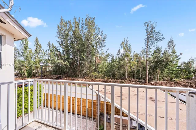 $1,245,000 | 6933 Northwest 104th Court, Doral, FL 33178