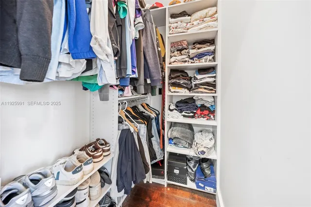 $1,245,000 | 6933 Northwest 104th Court, Doral, FL 33178