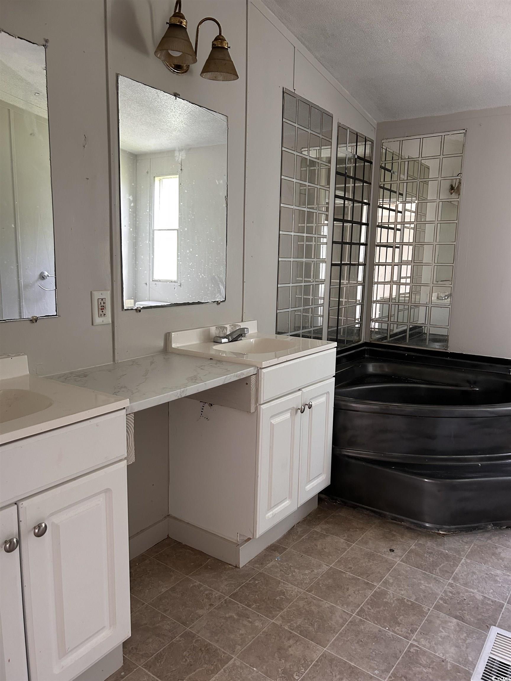 6862 Moses Dingle Road Manning, SC 29102 - Photo 6 of 13