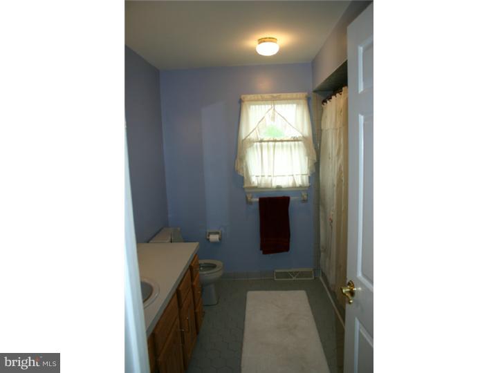 733 Juliustown Georgetown Road Jobstown, NJ 08041 - Photo 12 of 21 Bathroom