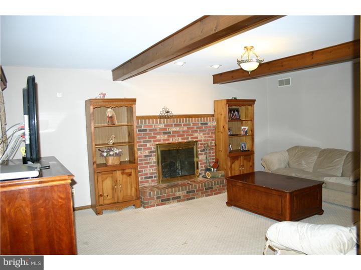 733 Juliustown Georgetown Road Jobstown, NJ 08041 - Photo 6 of 21 Family Room