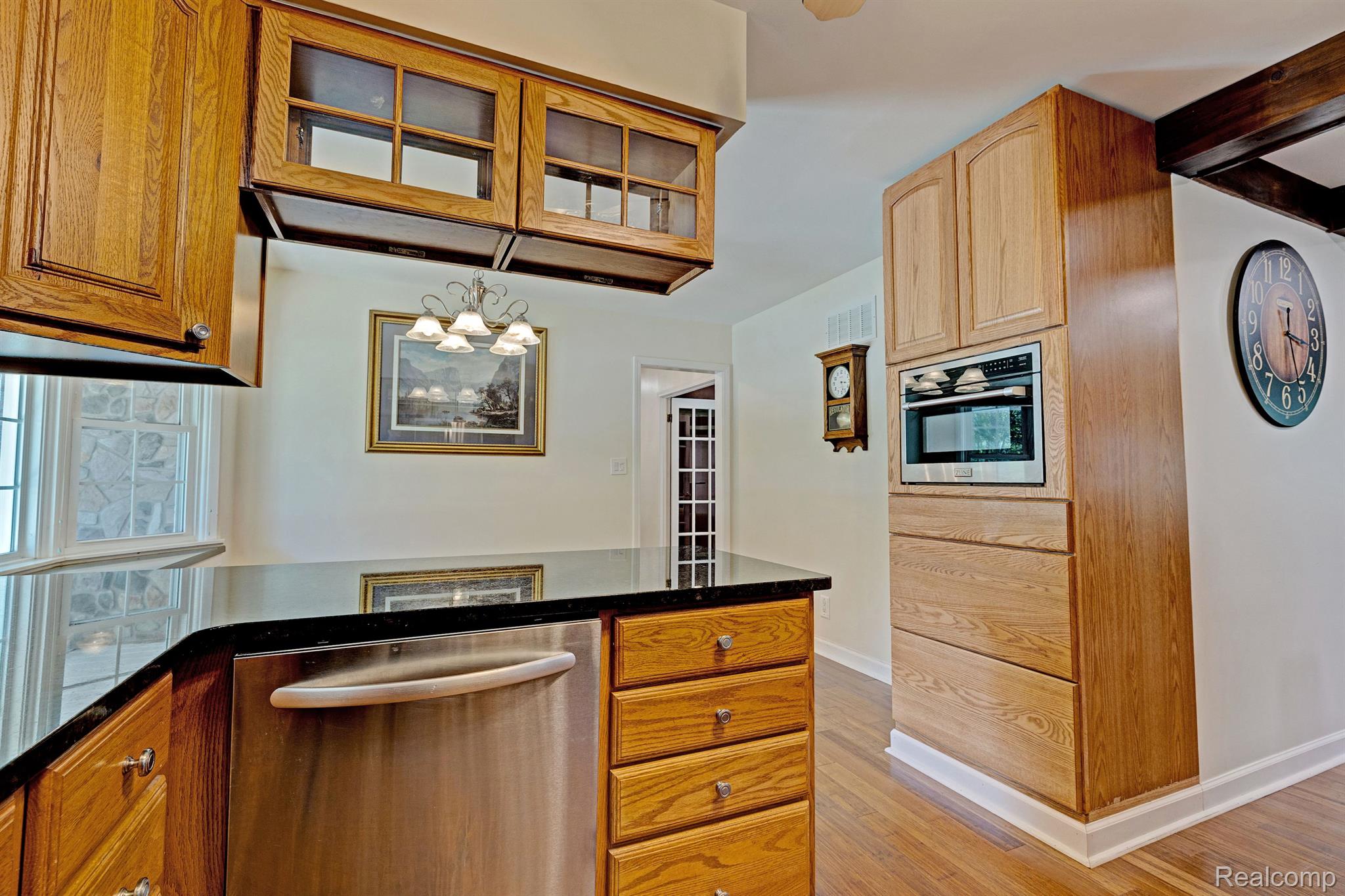 2354 Blockton Road Rochester, MI 48306 - Photo 16 of 73 Gallery Image 16