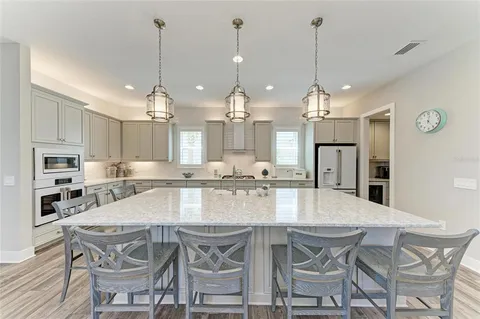 $1,890,000 | 8059 Waterbend Trail, Sarasota, FL 34240