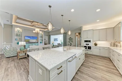 $1,890,000 | 8059 Waterbend Trail, Sarasota, FL 34240