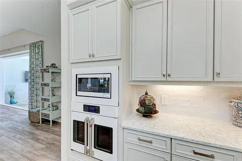 $1,890,000 | 8059 Waterbend Trail, Sarasota, FL 34240