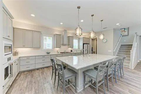 $1,890,000 | 8059 Waterbend Trail, Sarasota, FL 34240