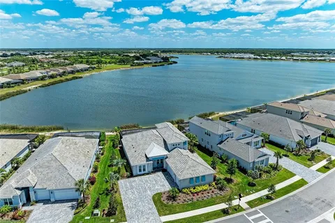 $1,890,000 | 8059 Waterbend Trail, Sarasota, FL 34240