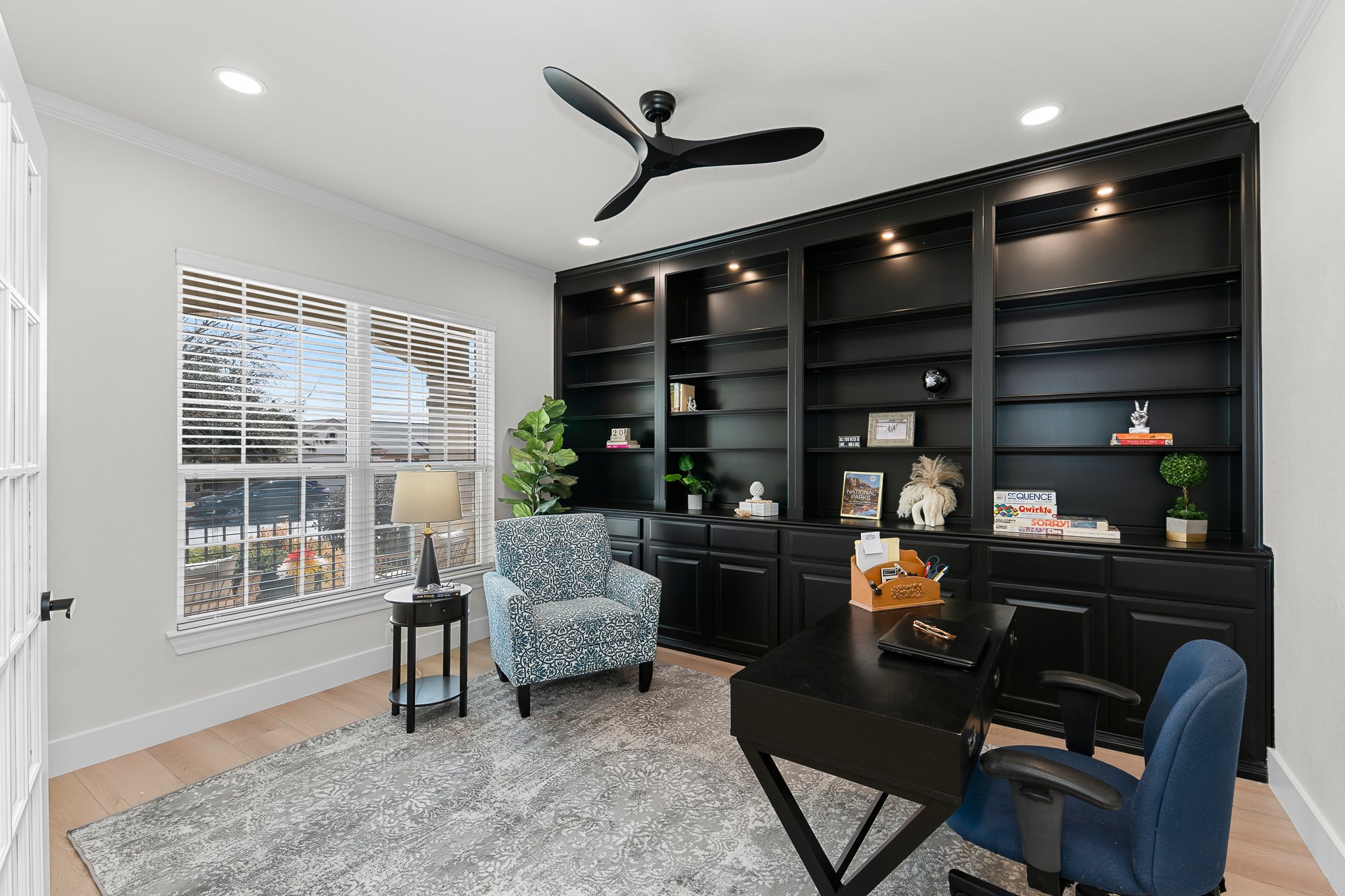 206 Armstrong Drive Georgetown, TX 78633 - Photo 12 of 39 a living room with furniture