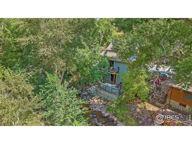 a black and white photo of a house