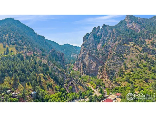 a black and white photo of a house