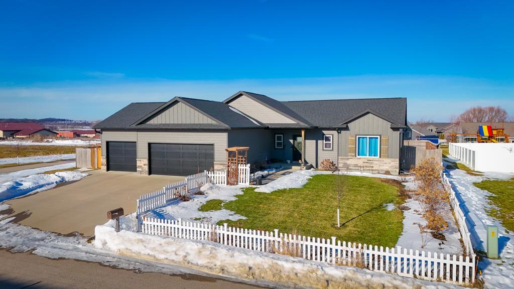337 6th Street Dover, MN 55929 - Photo 1 of 29