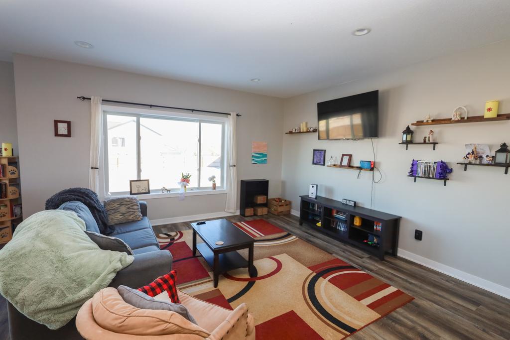 337 6th Street Dover, MN 55929 - Photo 5 of 29